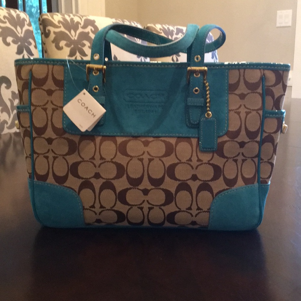 NWT Coach signature small gallery tote